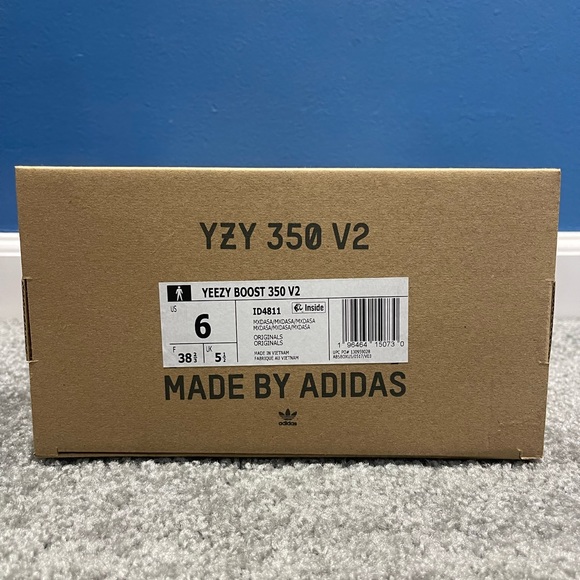 YZY BOOST SNEAKERS SIZE 6 - Picture 6 of 9